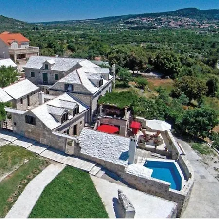Nyaraló Humac Vero